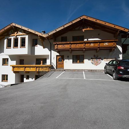 Appartementhaus Pinnisblick Neustift im Stubaital Esterno foto