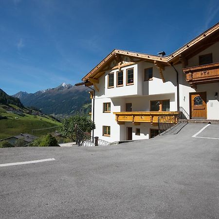 Appartementhaus Pinnisblick Neustift im Stubaital Esterno foto
