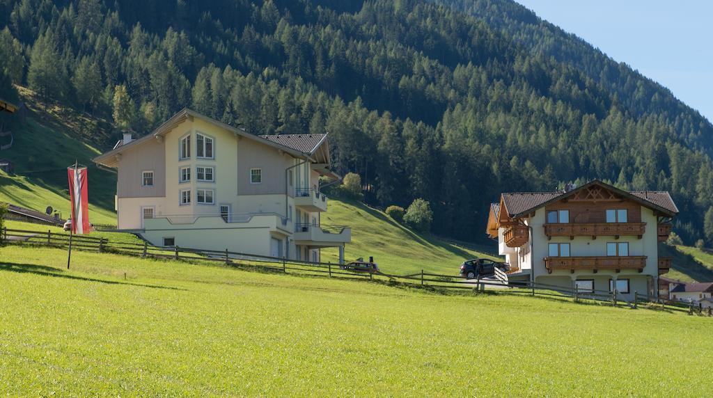 Appartementhaus Pinnisblick Neustift im Stubaital Esterno foto