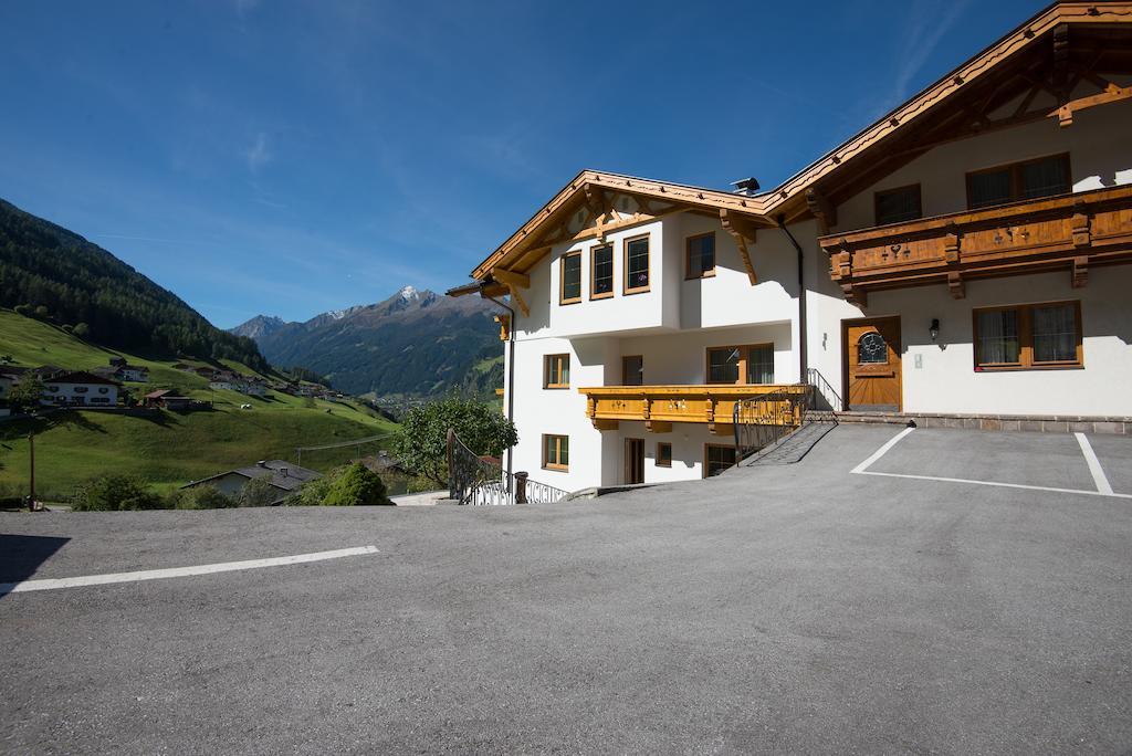 Appartementhaus Pinnisblick Neustift im Stubaital Esterno foto